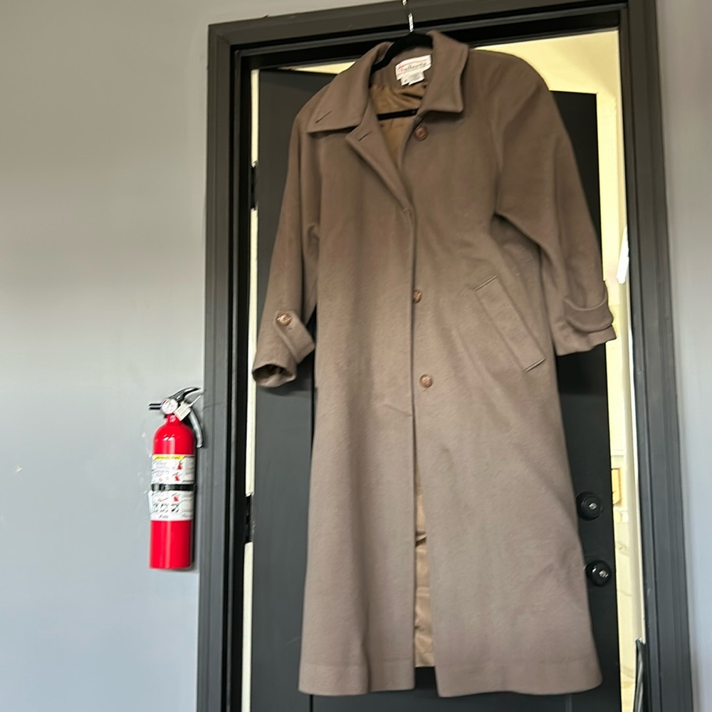 Talbots Long taupe Coat 100% Wool Made In U.sa. Ca 23147 size 8